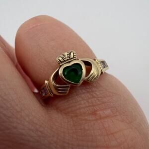 Solvar 9K Yellow Gold Synthetic Emerald CZ Irish Claddagh Ring Size 5 Dublin 375